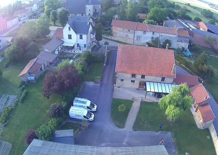 Du Pied Des Monts 3*