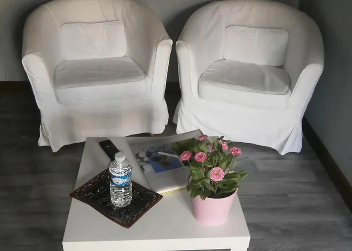 Du Pied Des Monts 3*